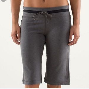 Lululemon voyage sweat crop Bermuda shorts size 4